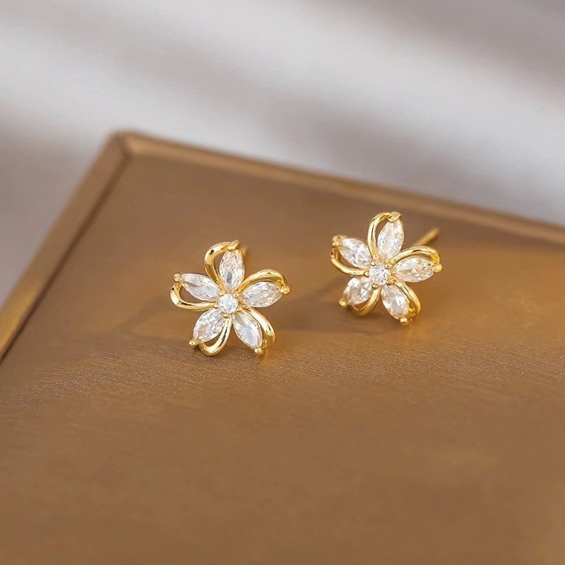 Conch Earring Hoop - Boucles d'oreilles à fleurs délicates pour